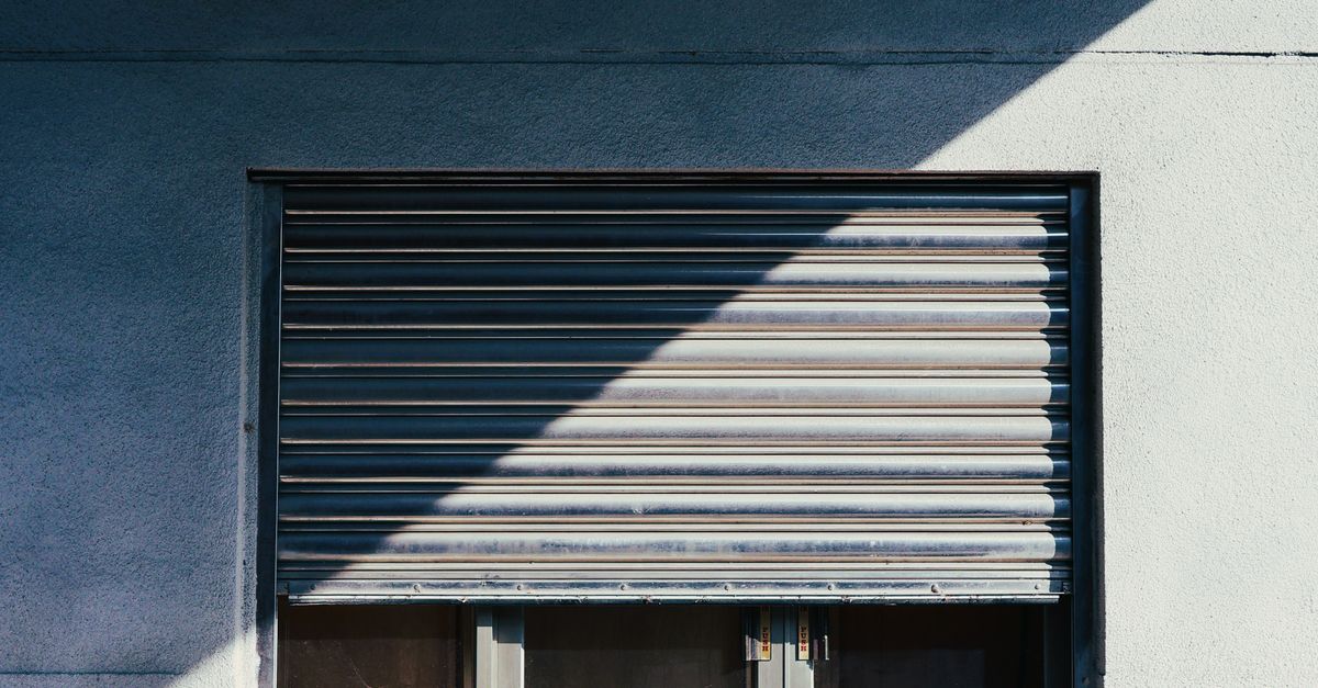 How to Identify Reputable Roller Door Repair Specialists