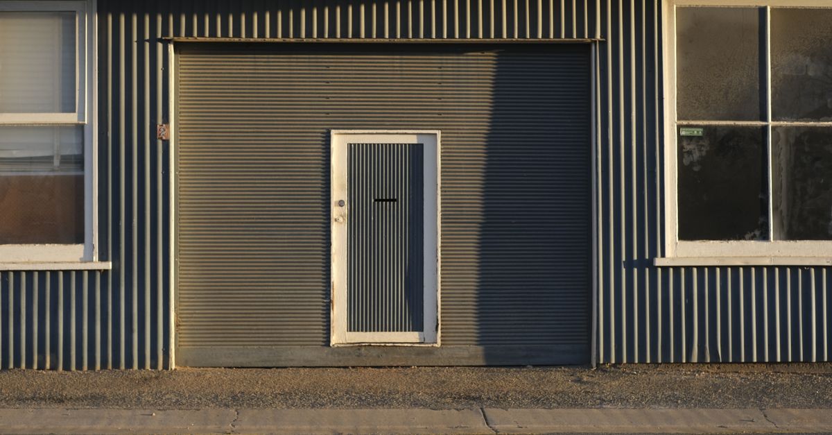 Navigating Roller Door Repair Reviews: What to Look For