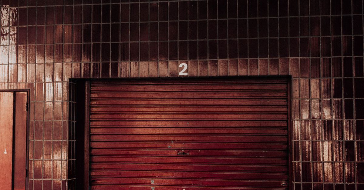 Signs of Reliable Roller Door Repair Services in Customer Feedback